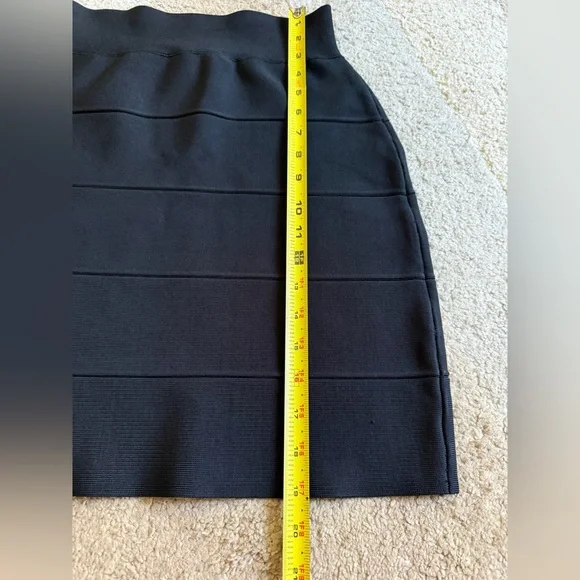 BCBGMaxAzria Black Pencil Skirt Bandage Stretchy Knit Large - Picture 3 of 6